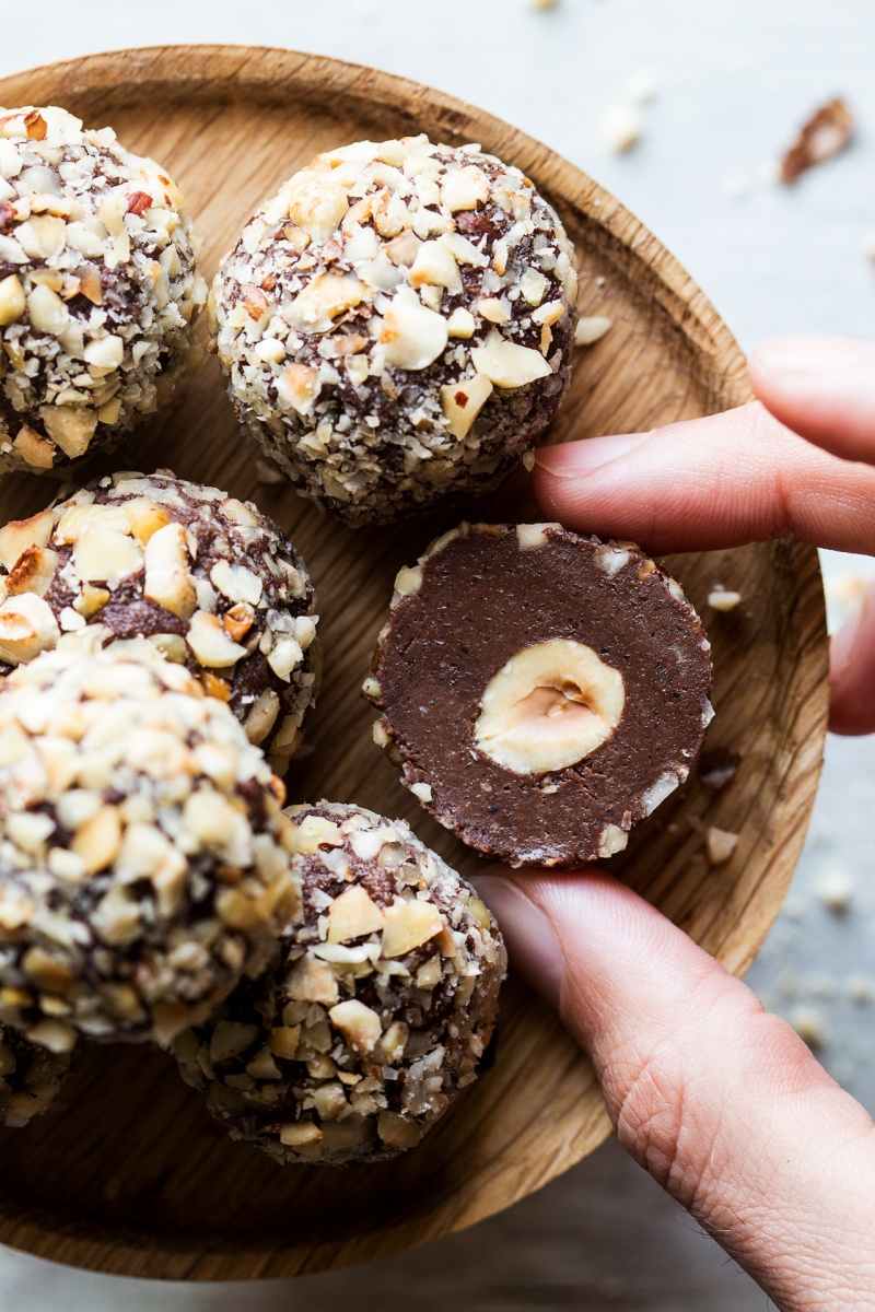 Ferrero Rocher recept enkla chokladtryfflar med hasselnötter