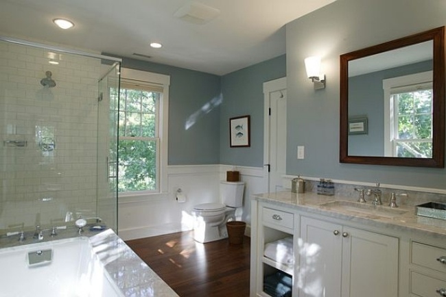 badrum-väggar-ny-målning-vägg-golv-vit-trä-golvbeläggning