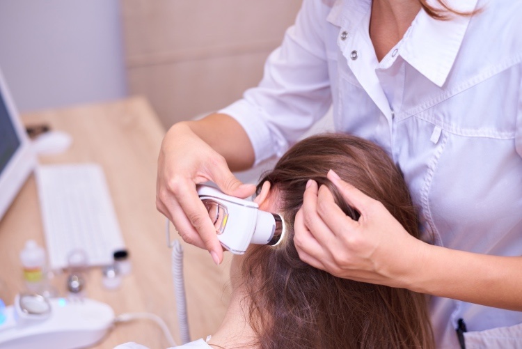 Diagnosera psoriasis hos en hudläkare