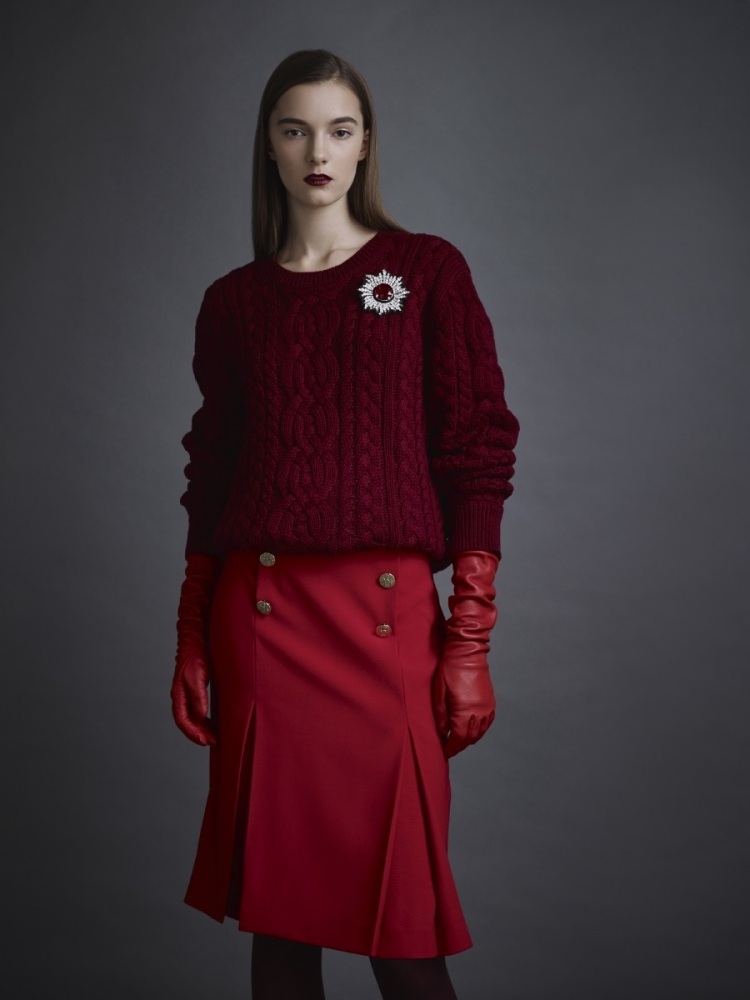 A-LA-RUSSE-Anastasia-Romantsova-2014-mörk röd-tröja-kjol