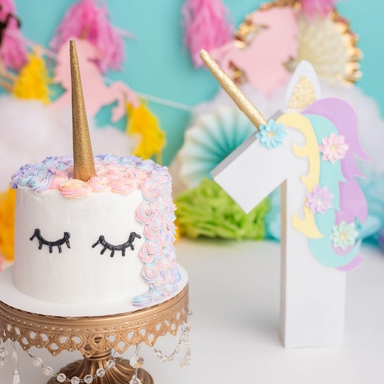 unicorn födelsedagstårta idéer dekoration pastellfärger