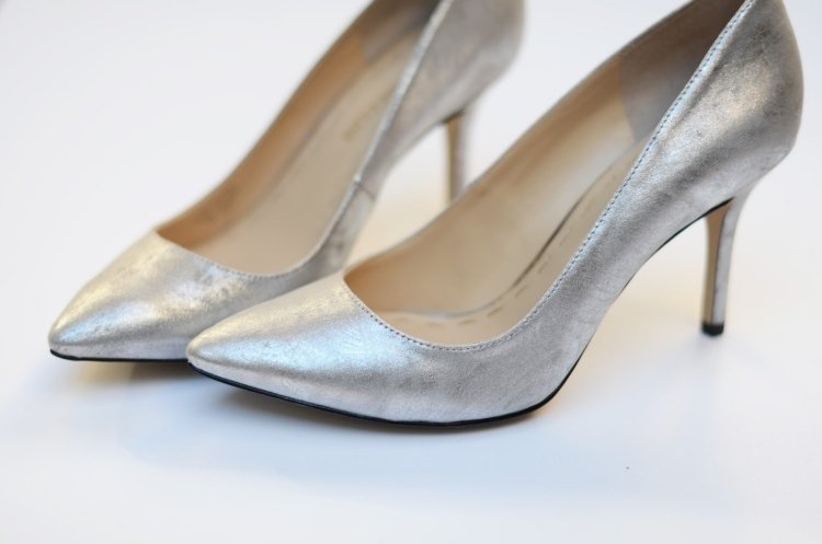 pumpar-krydda-glitter-silver-instruktioner-högklackade skor-före-enkelt