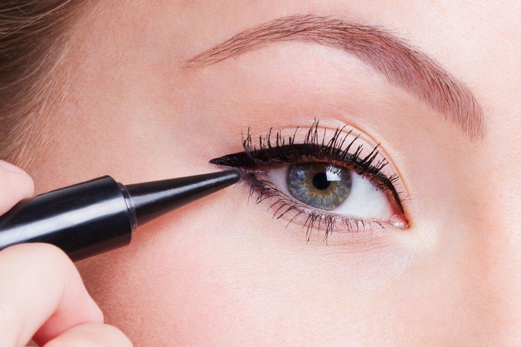 Valp eyeliner instruktioner vilken smink för hängande ögonlock