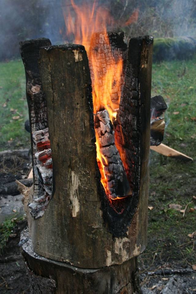 Utbränd-Kaspar-Hamacher-eld-skulptering-the-art-av-att-göra-av-möbler