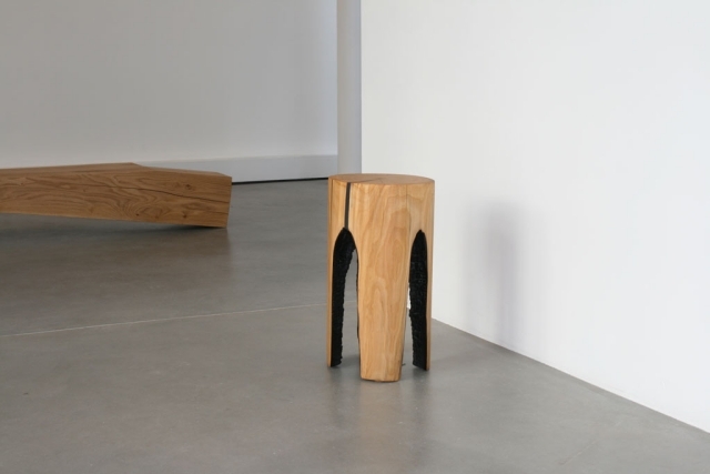 utbränd-pall-trädstubbe-modern-möbler-konst-Kaspar-Hamacher