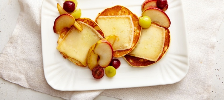 Raclette-tillbehör-pannkakor-äpple-frukt-frukost-ugn