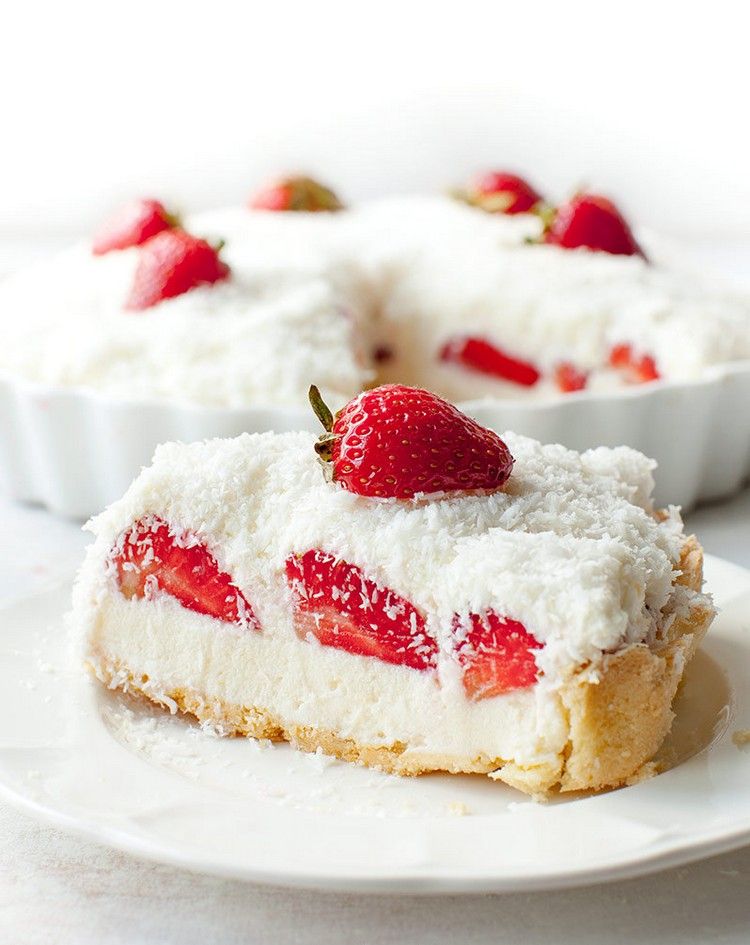 Raffaello-tårta lätt-dessert-förbered-kokos-jordgubbe-cheesecake