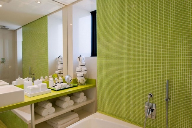 Lägenhetinredning idéer limegrön väggfärg