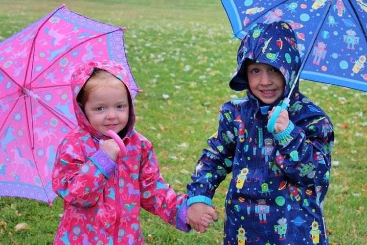 Utomhuskläder för barn för utflykter på hösten