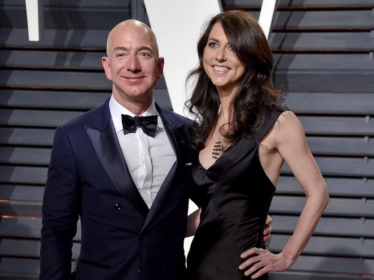 Jeff Bezos och hans fru MacKenzie skildes 2016 för 136 biljoner dollar