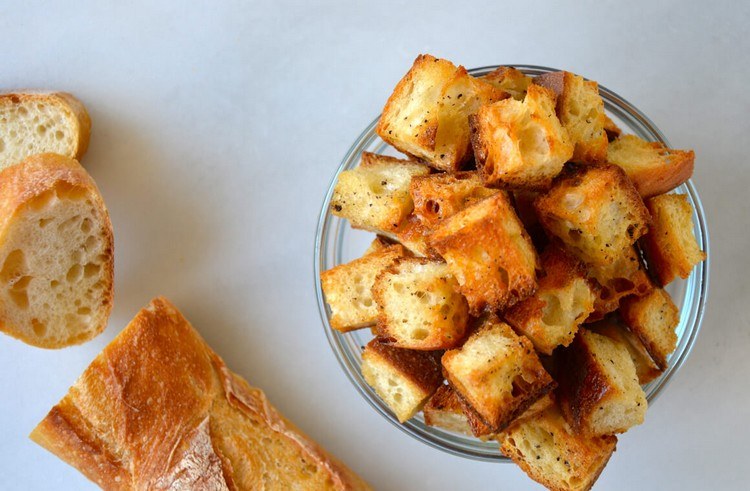 laga matrester bröd med rester av krutonger gör det själv