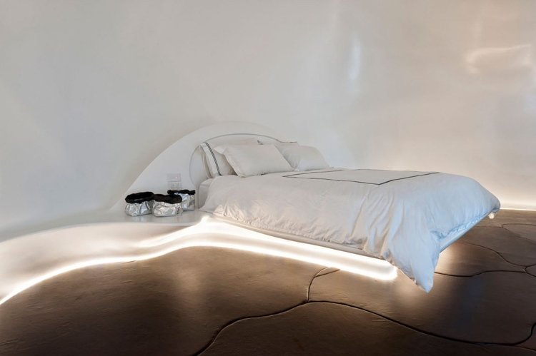 sovrum-vit-säng-indurekte-belysning-kokong-ekologisk