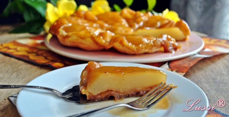 Recept-höst-dessert-päron-tårta-tatin-bit-tårta-tallrik-gaffel-serveringsbestick