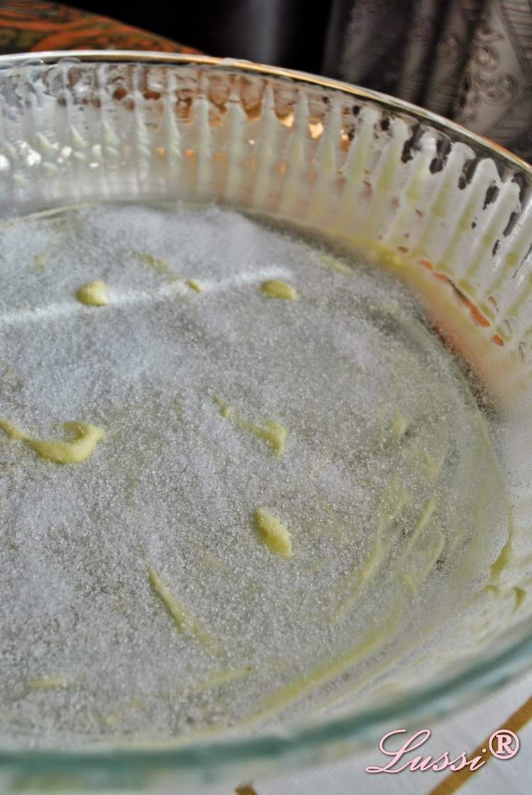 Recept-höst-dessert-strö-päron-smör-socker-bakplåt