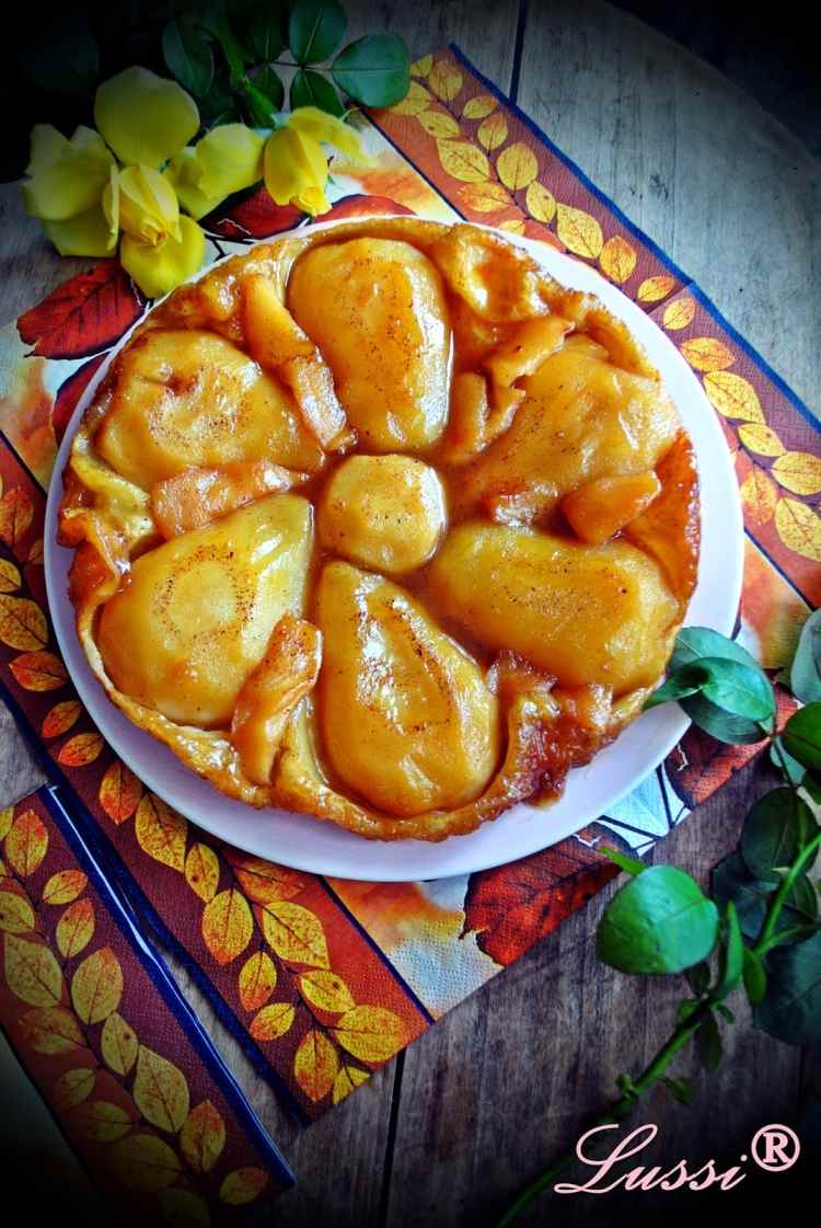 Recept-höst-dessert-päron-tårta-tatin-utsökt-tallrik-tårta-servering-karamell