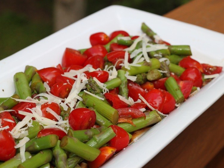 Recept-ämnesomsättning-botemedel-hälsosam-näring-grönsaker-sparris-tomater