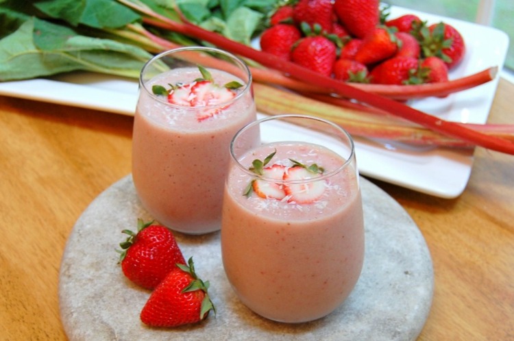 smoothie rabarber jordgubb glas hälsosam mat