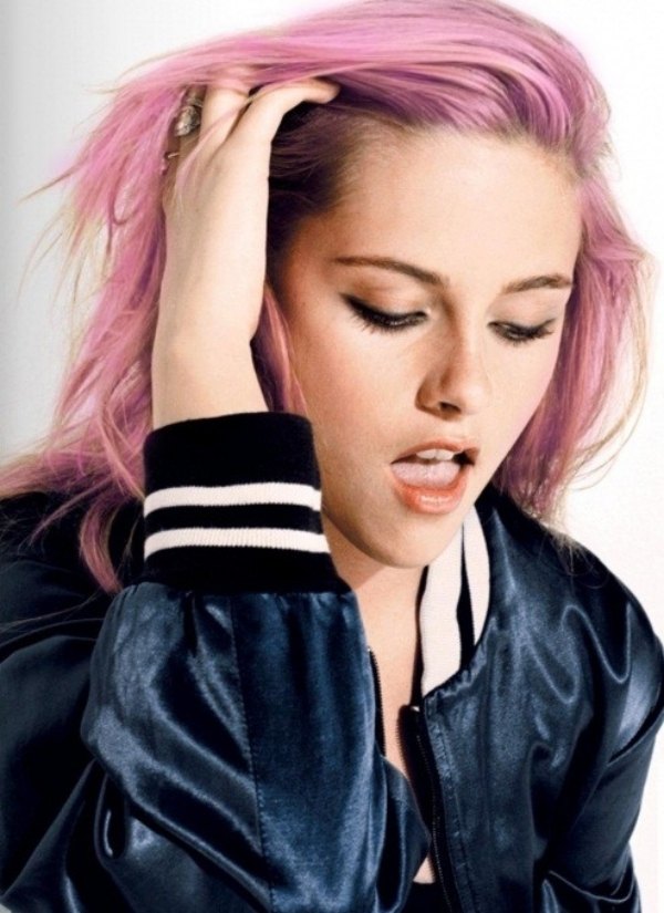 Kirsten-Steward-rosa-hår-långt