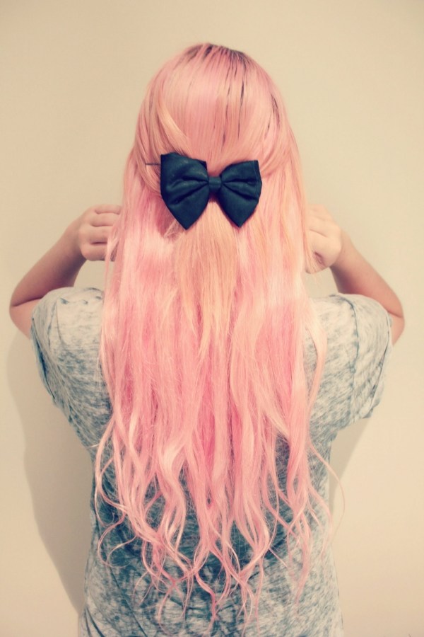 rosa-hår-lång-rosett-casual