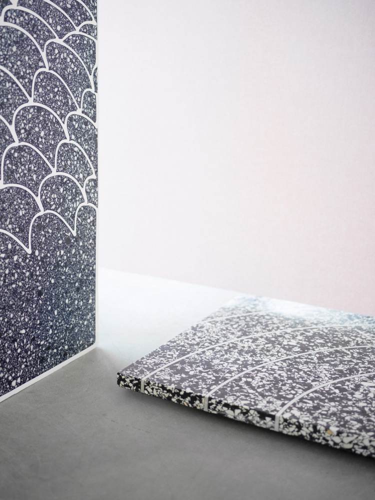 Terrazzo golv grå vit modern mönster geometrisk