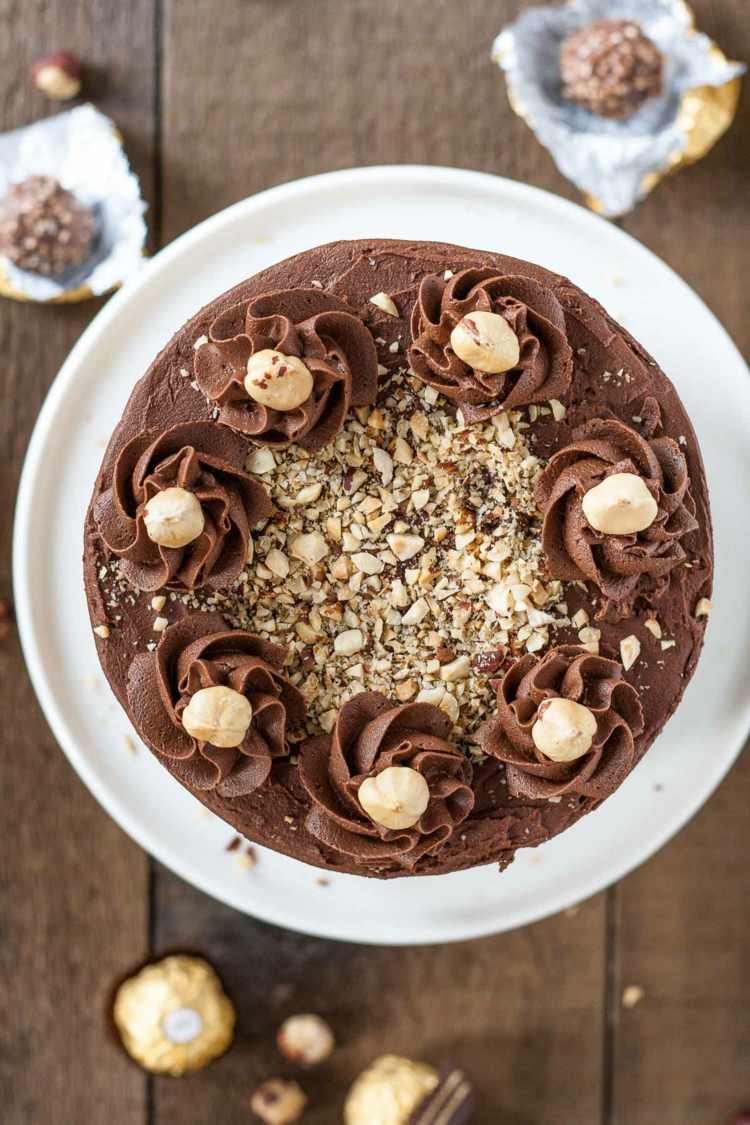 rocher-tårta-bakning-recept-söt-choklad-ingredienser-instruktioner