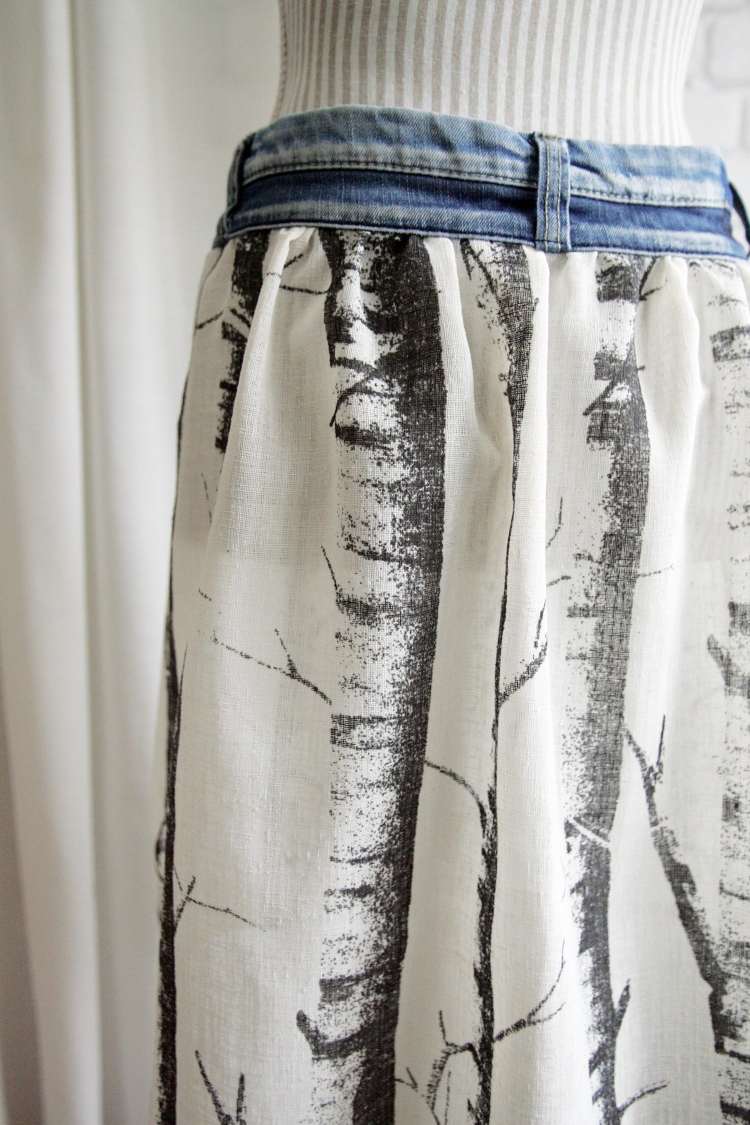 kjol-en-gamla-jeans-sy-bälte-denim-tyg-flödande-under-del-svart-vit-blå