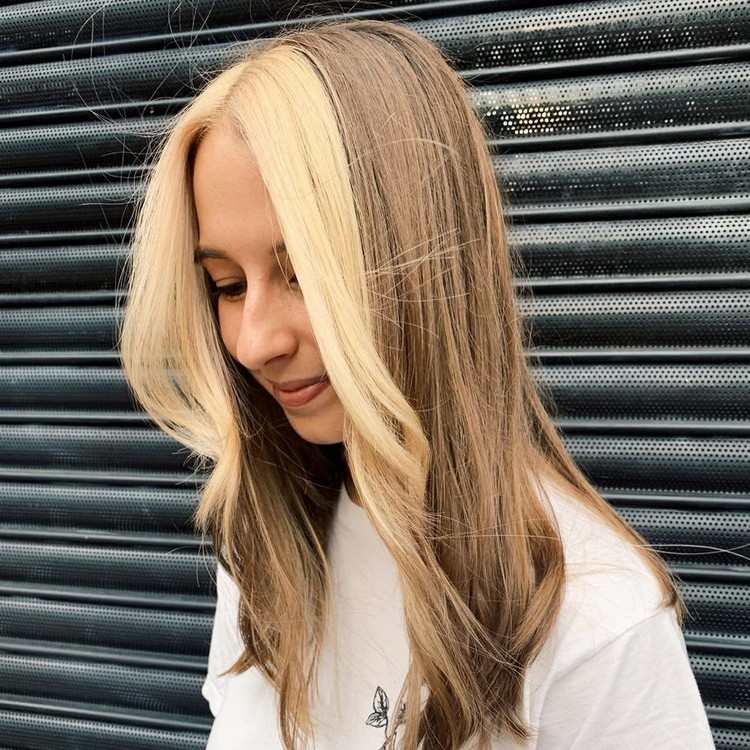 Blont hår med höjdpunkter hårtrender 2020 kvinnor oseriösa hårhårstrender