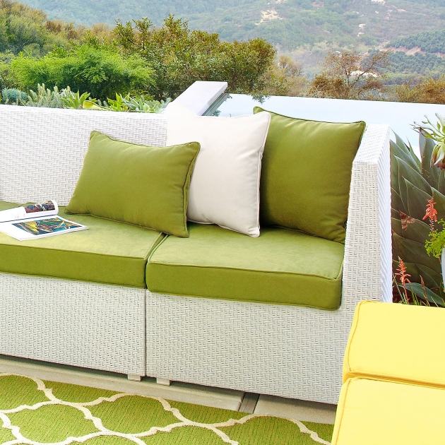 lounge trädgårdsmöbler rotting stil vita gröna sittdynor