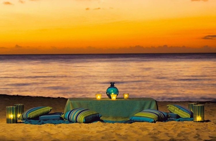 Romantiska-picknick-på-natten-strand-idéer