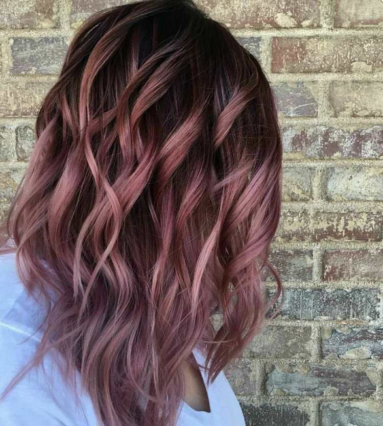 Rosa brun trendig färg lila markerar frisyrer idéer för brunetter kort hår