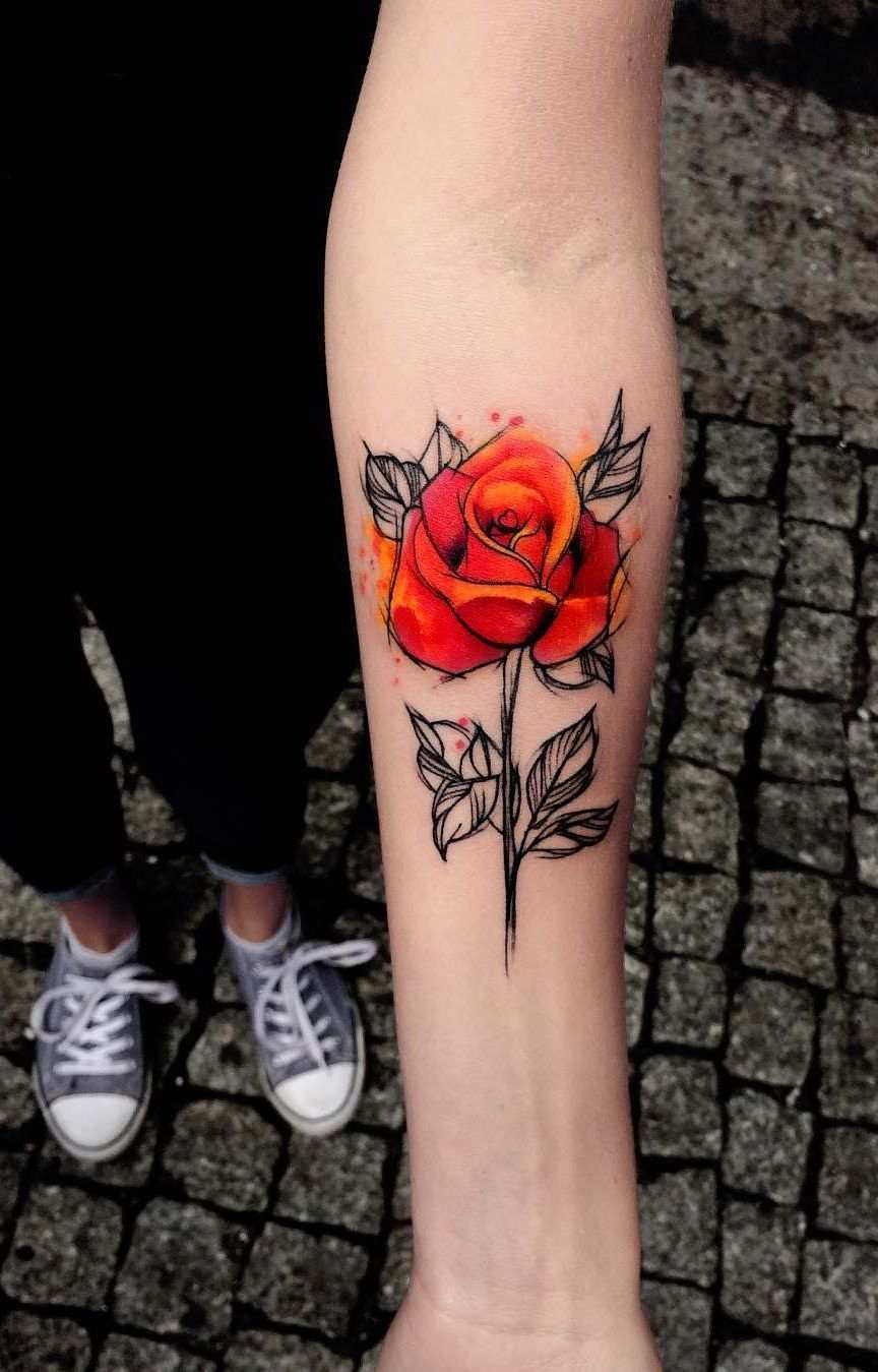 Akvareller tatuering design kvinnor underarm smärta tatuering vård