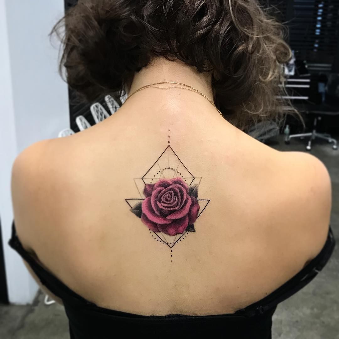 Rose tatuering små tatuering trender kvinnor geometrisk tatuering design