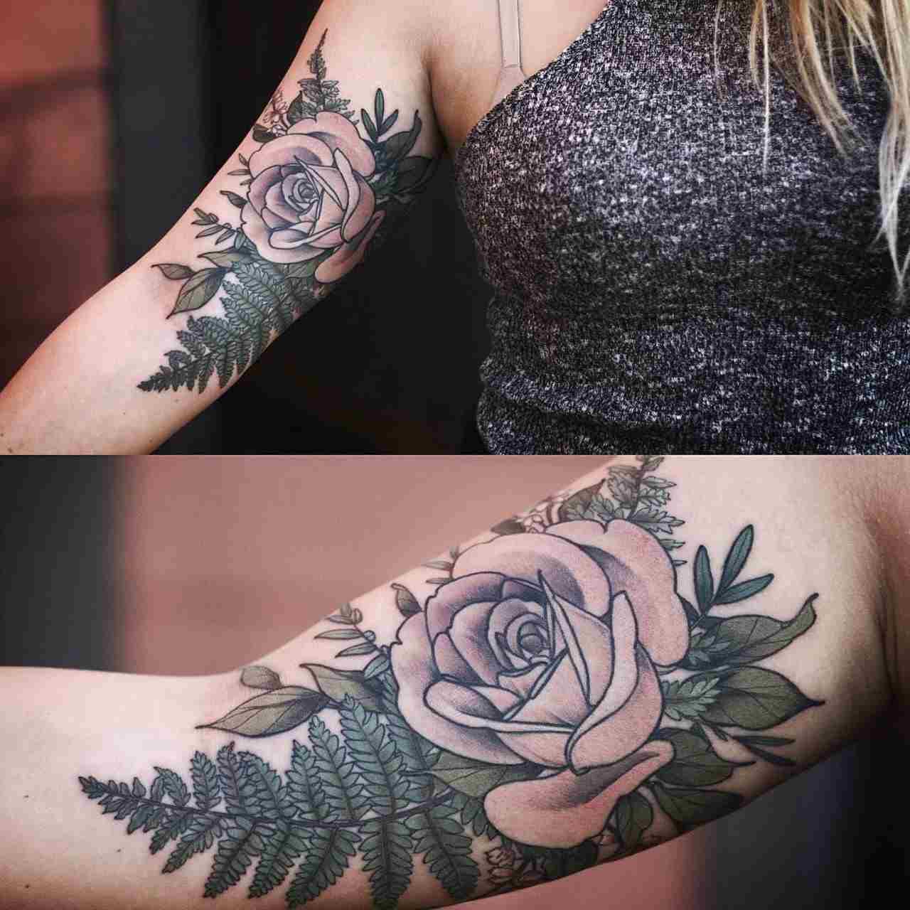 Rose tatueringsarm kvinna överarm tatuering design blommor motiv