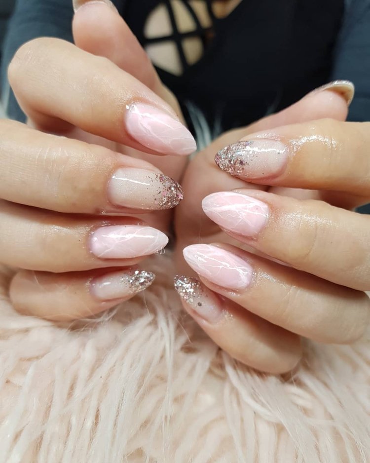 Gör rosenkvarts naglar själv spetsiga glitter