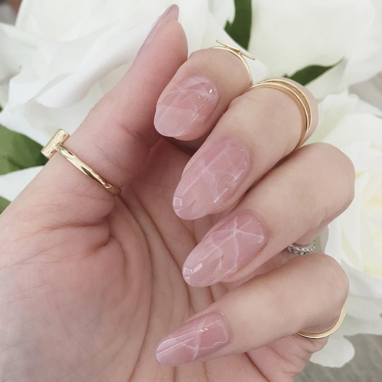 Rose quartz look långa naglar mandelform