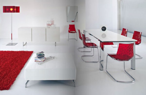 snövit-inredning-design-röd-möbler