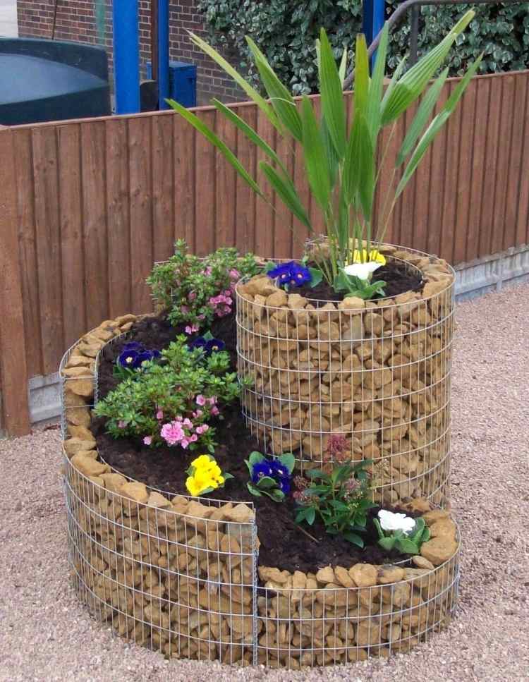 gabion-upphöjd-säng-rund-bygg-själv-spiral-blommor-trädgård-växter