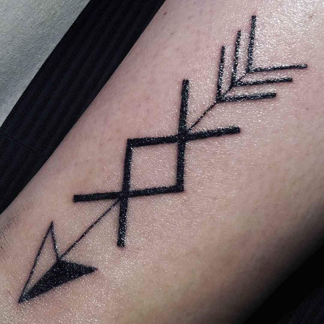 Inguz viking tattoo design arrow meaning