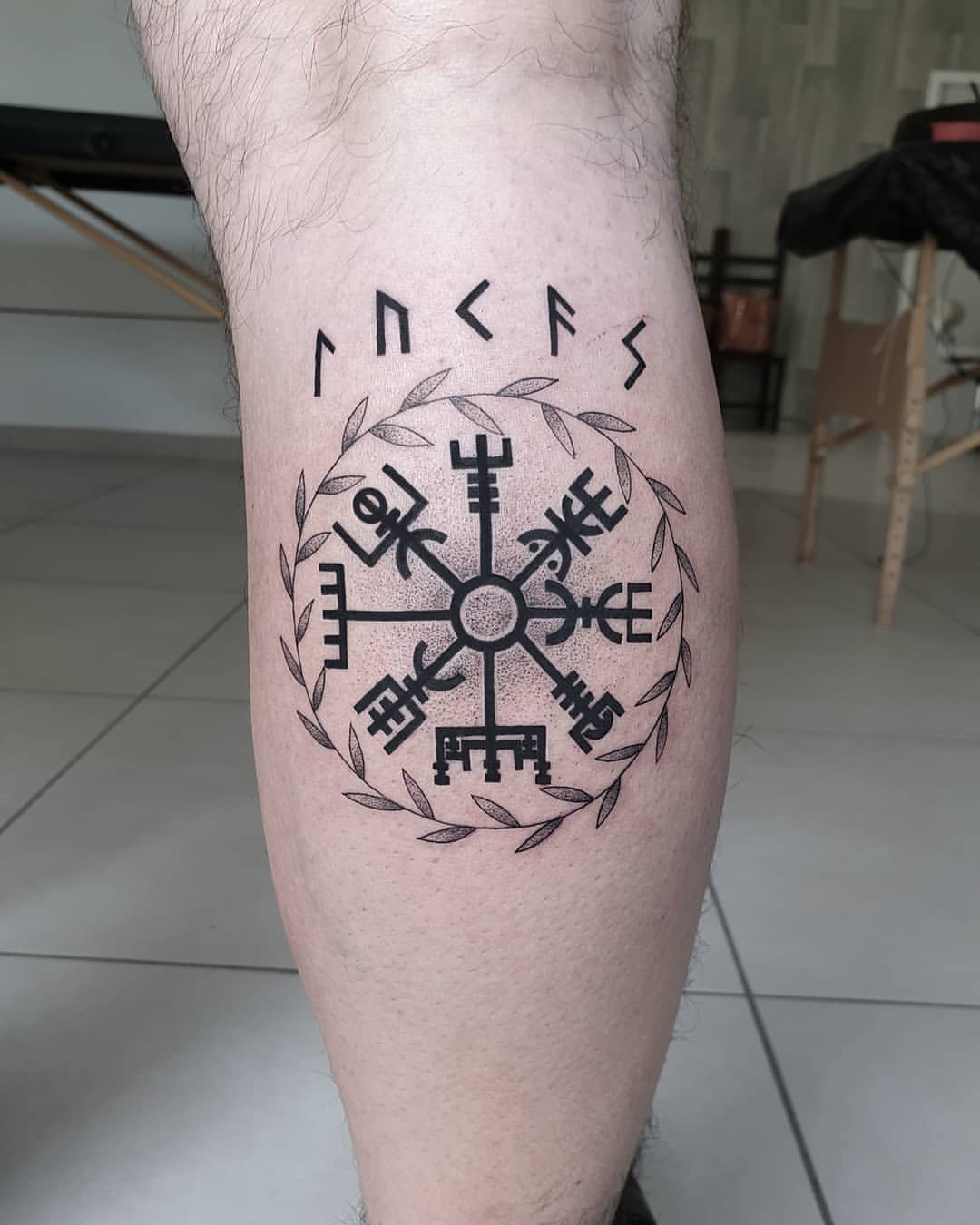 Runic Tattoo Betydelse Viking Tattoo Idéer För Män