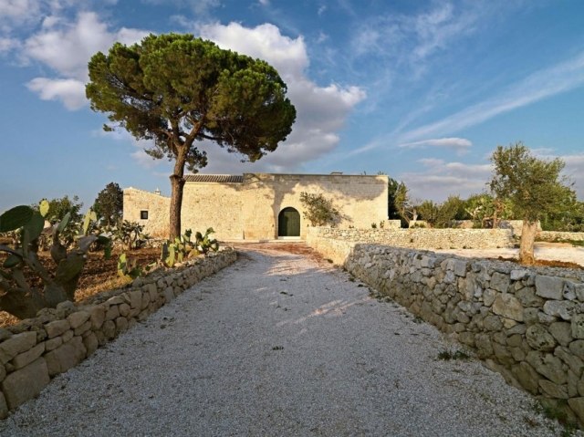 Relais-Masseria-Capasa-Hotell-restaurerat-rustikt-martano-södra Italien