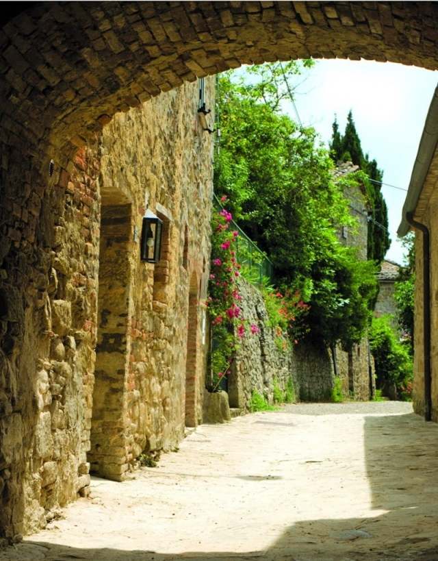 Hotell restaurerade medeltida hus kulturarv Monteverdi Castiglioncello-del-Trinoro