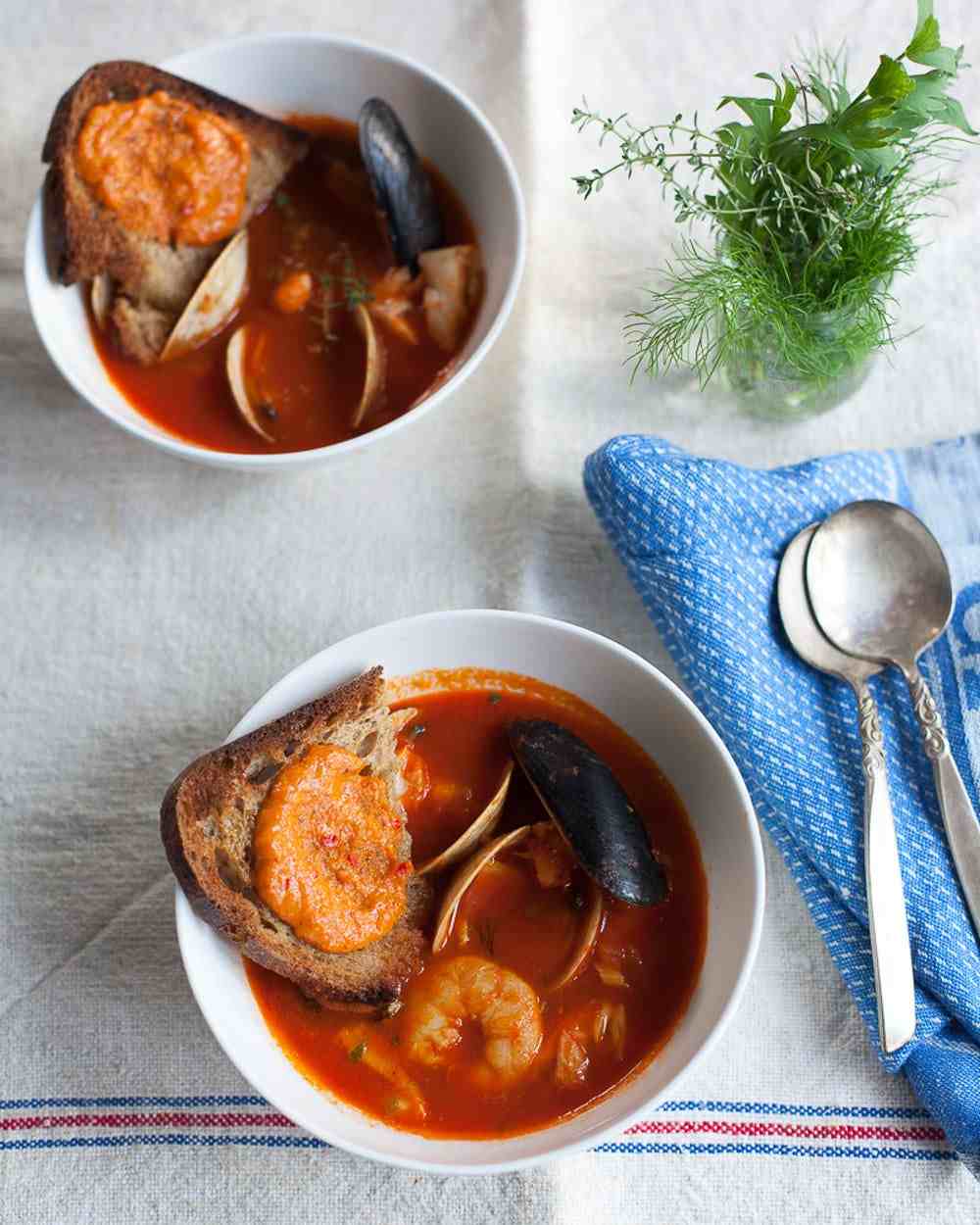 Saffranrecept Fiskmusselsoppa Räktomat