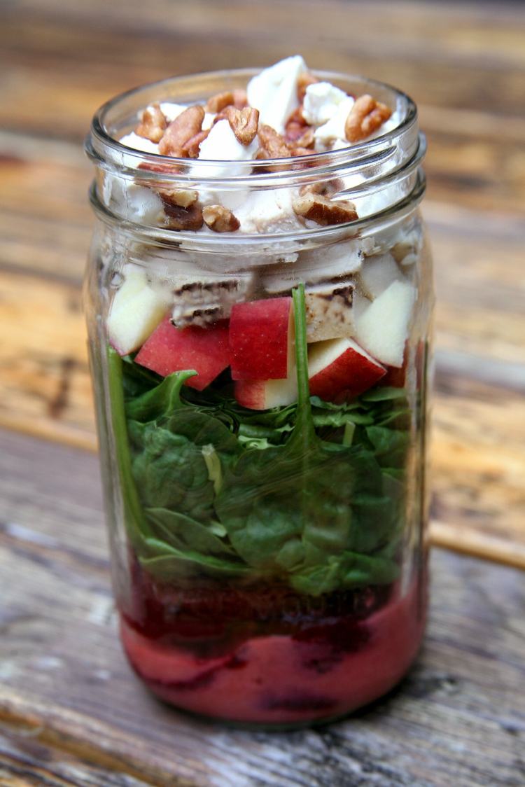 sallad-glas-rödbetor-äpple-valnöt-blad sallad