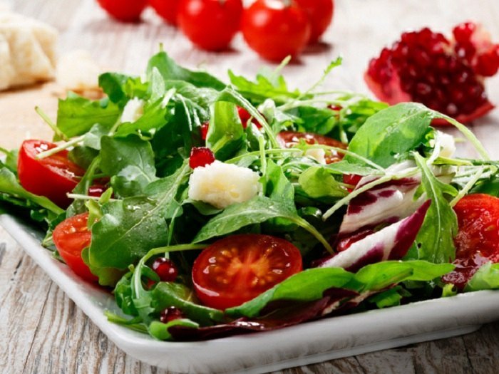 Gör läckra sallader med tomater själv - italienskt recept