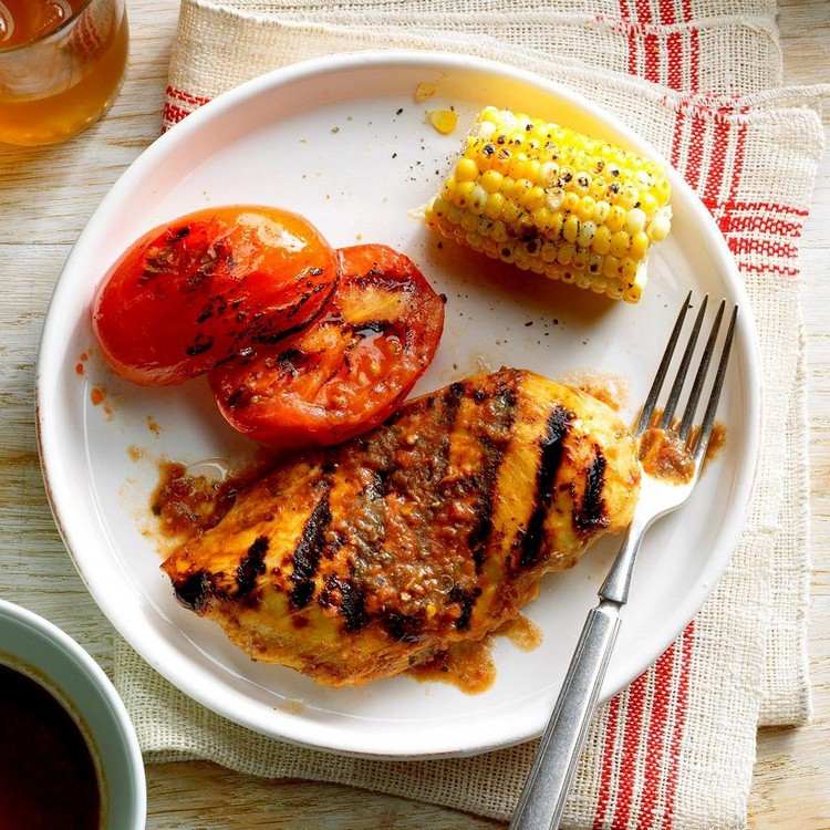 Saltfattiga kycklingrecept med basilika, tomater och majs