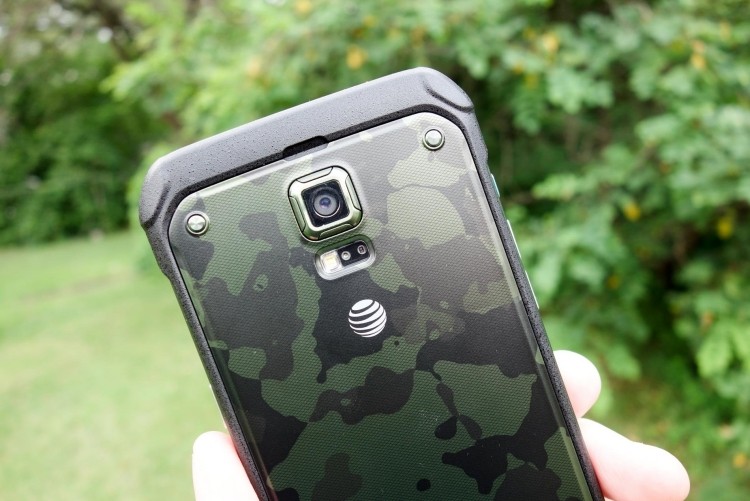 Samsung Galaxy S6 Active mobiltelefon kamouflage grön yttre mönster kamera