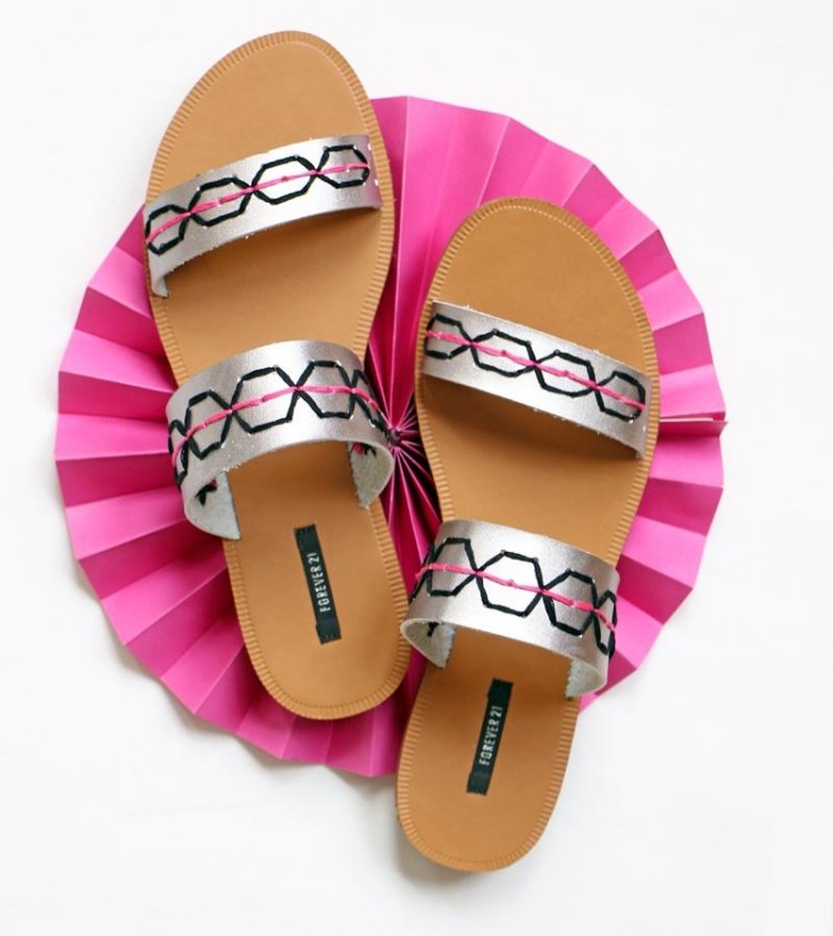 Krydda sandaler -silver-tråd-aunaehen-svart-rosa-sommar-diy-idé