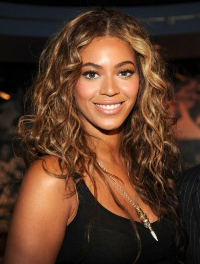 Beyonce långvågigt hår