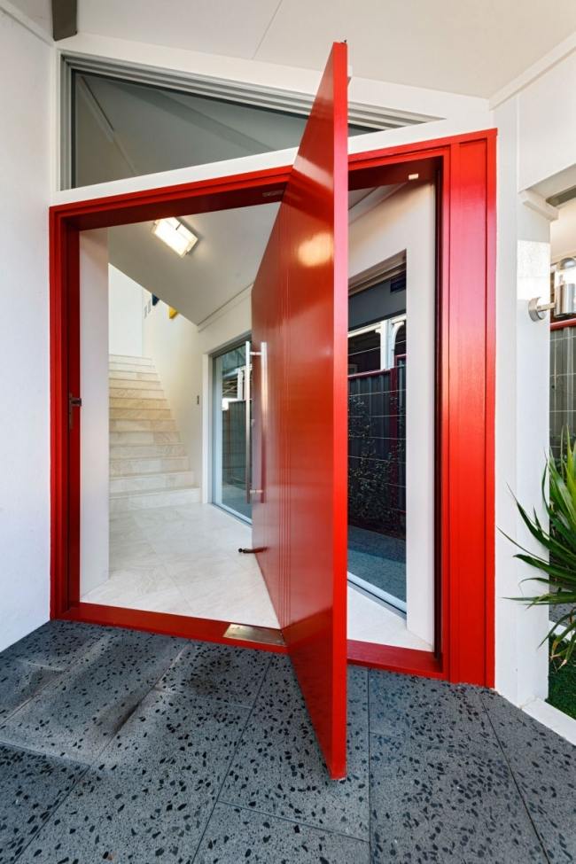 chic lägenhet australien cambuild ljusröd entrédörr