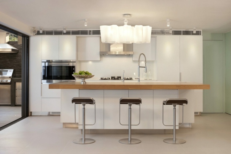 Skjutdörrar och möbler i vit design-kök-samtida-lampa-köksö